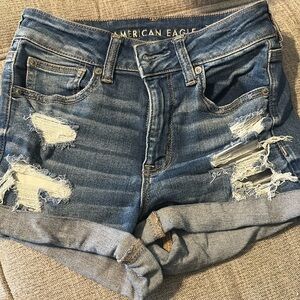American Eagle distressed next level stretch, high-rise Shorty size 4